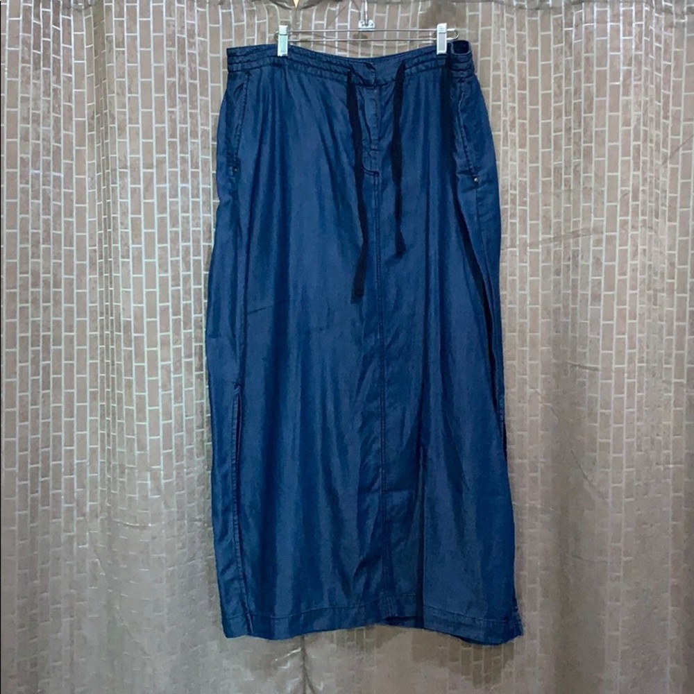 Avenue ‘Denim’ Skirt
